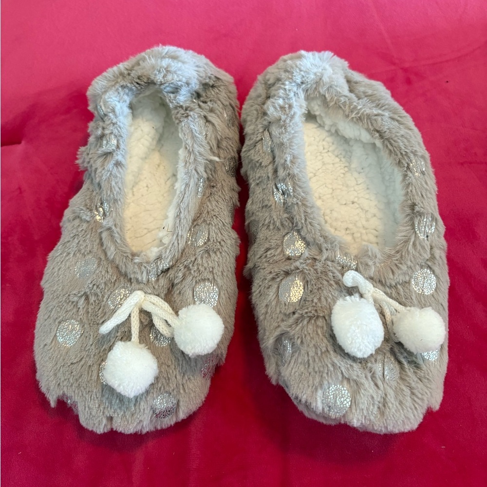 Cozy Gray Pom-Pom Slippers
